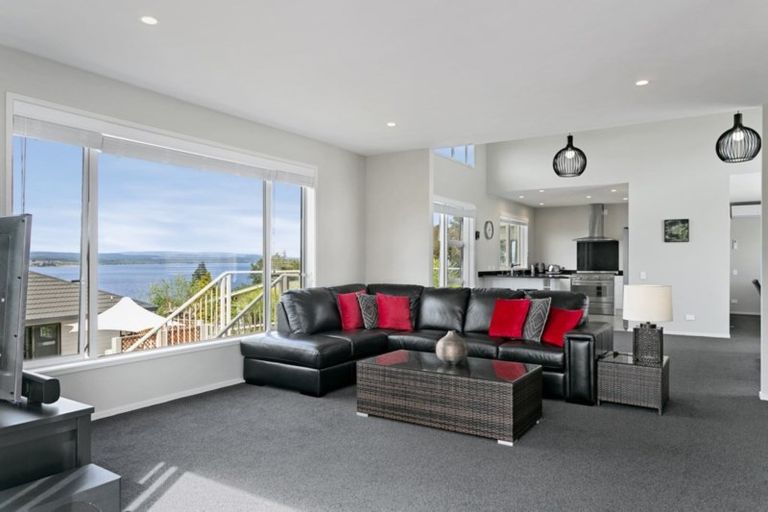Photo of property in 3b Isobel Street, Acacia Bay, Taupo, 3330