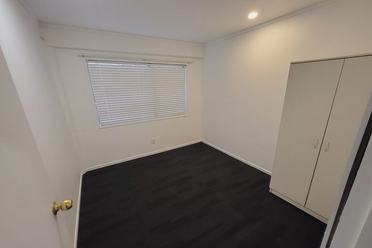 Photo of property in 5 Melia Grove, Goodwood Heights, Auckland, 2105