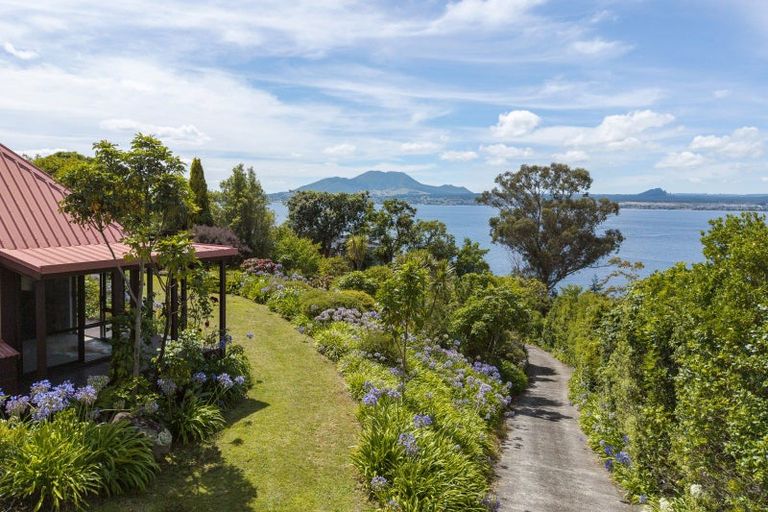 Photo of property in 892 Acacia Bay Road, Acacia Bay, Taupo, 3330