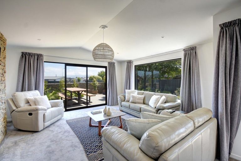 Photo of property in 18 Caledonia Drive, Mosgiel, 9024