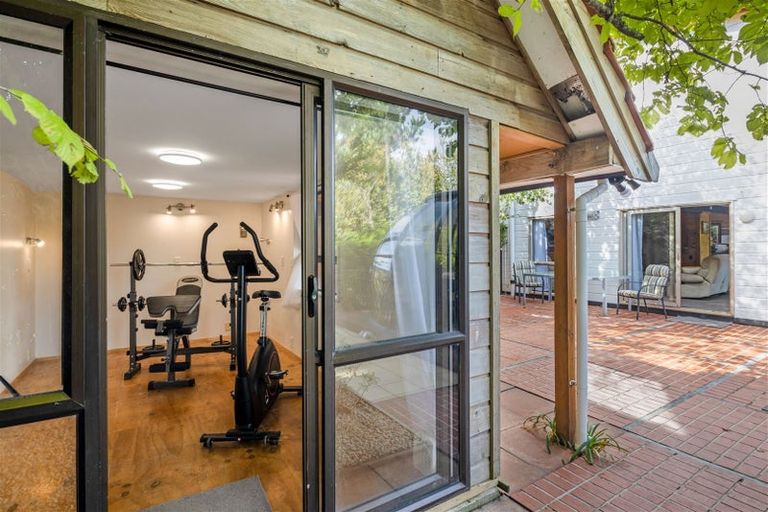 Photo of property in 2 Ramsey Place, Karori, Wellington, 6012