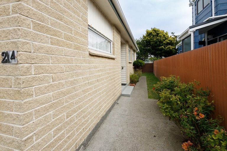 Photo of property in 21 Aparima Avenue, Miramar, Wellington, 6022