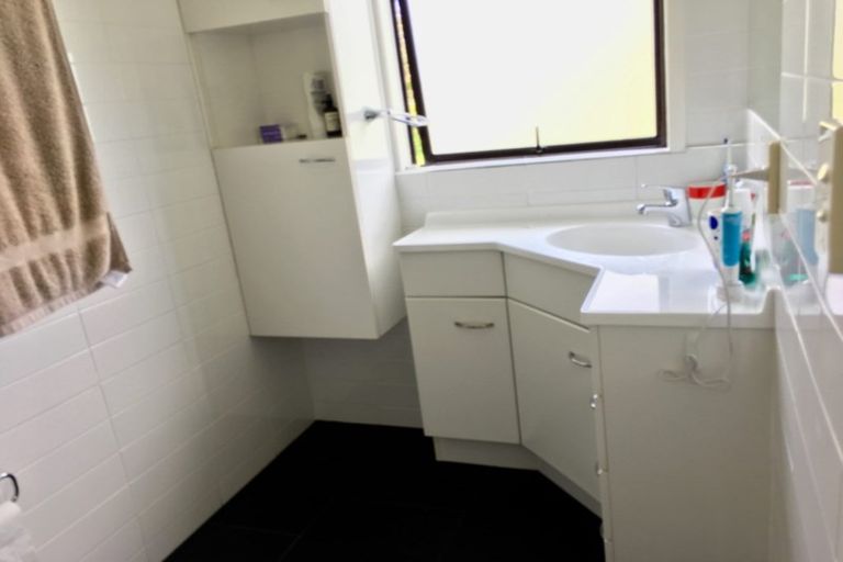 Photo of property in 103 Prince Regent Drive, Half Moon Bay, Auckland, 2012