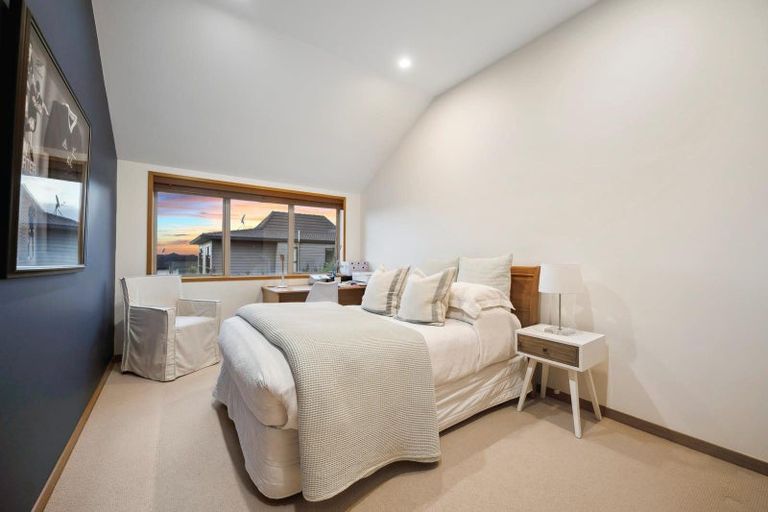 Photo of property in 2/114 Aberdeen Road, Campbells Bay, Auckland, 0620