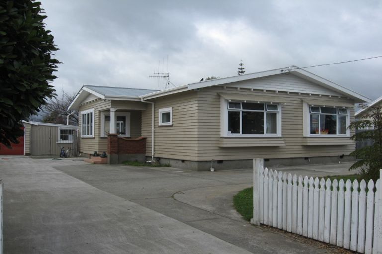 Photo of property in 6 Cambridge Street, Levin, 5510