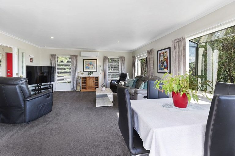 Photo of property in 29 Chartwell Drive, Crofton Downs, Wellington, 6035