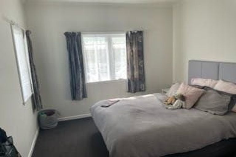 Photo of property in 73 Bell Road, Waiwhetu, Lower Hutt, 5010