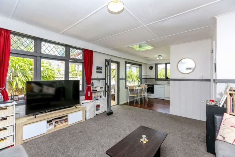 Photo of property in 212 Huatoki Street, Upper Vogeltown, New Plymouth, 4310