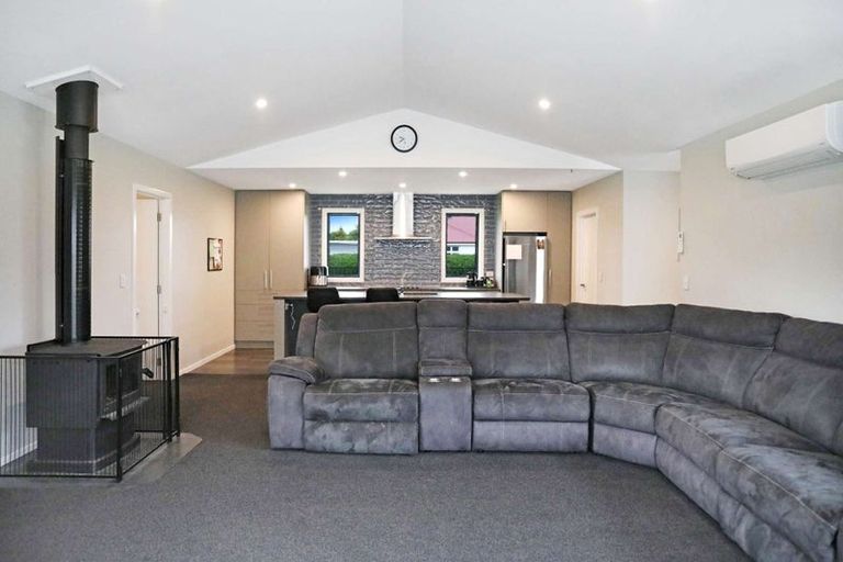 Photo of property in 149 Seaward Road, Edendale, 9825