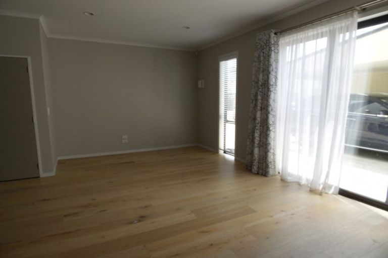 Photo of property in 213 Hobsonville Point Road, Hobsonville, Auckland, 0616