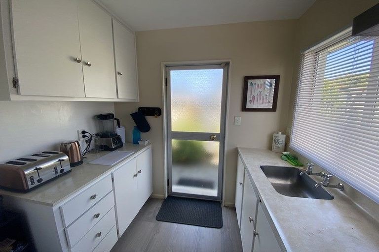 Photo of property in 2/86 Fairfield Avenue, Addington, Christchurch, 8024