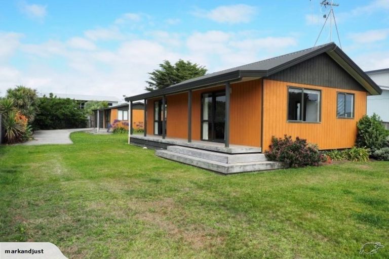 Photo of property in 66 Park Avenue, Waitarere Beach, Levin, 5510