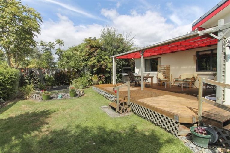 Photo of property in 6a Holden Avenue, Holdens Bay, Rotorua, 3010