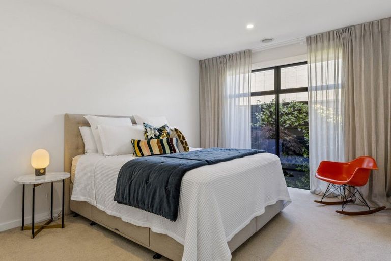 Photo of property in 10 Karapoto Lane, Rainbow Point, Taupo, 3330