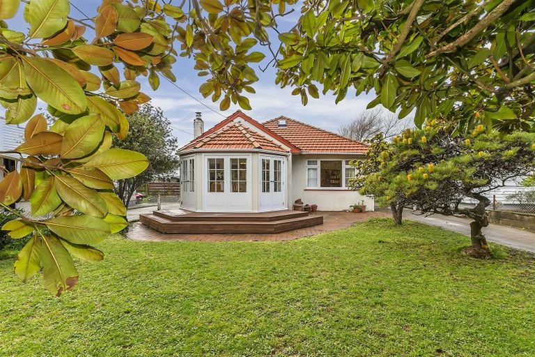 Photo of property in 108 Main Road, Tawa, Wellington, 5028