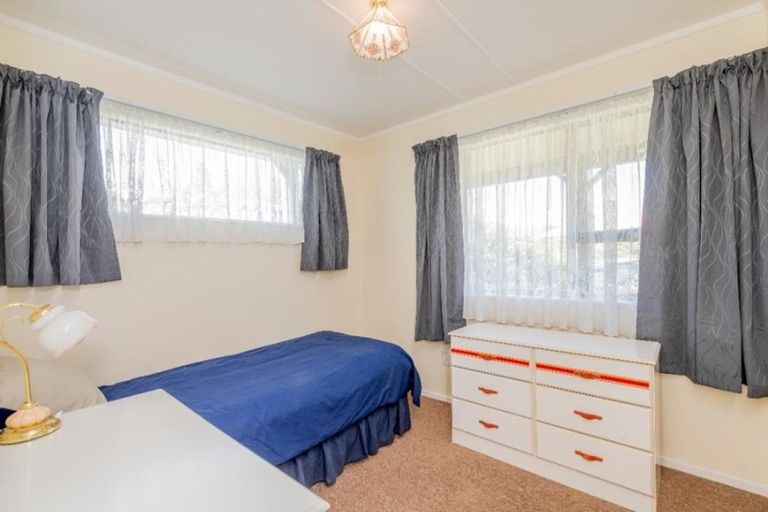 Photo of property in 38 Makora Road, Otaihanga, Paraparaumu, 5036