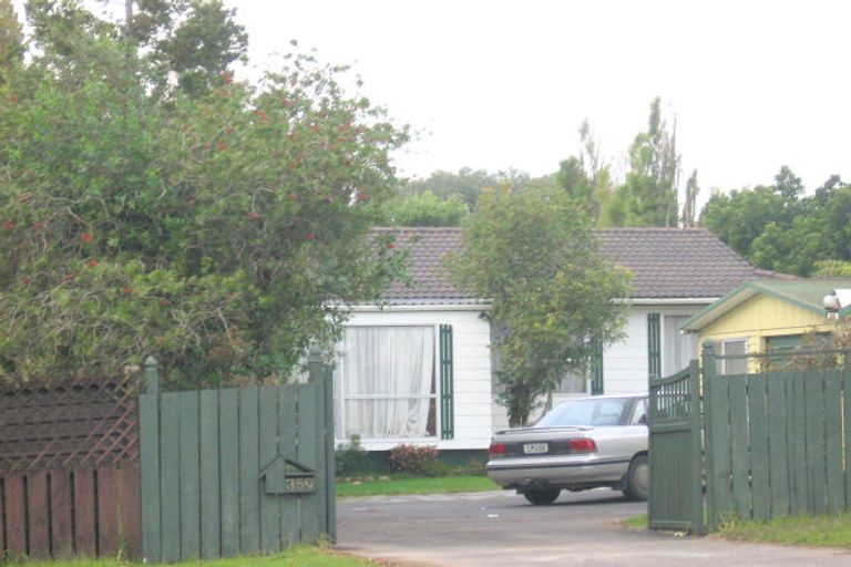 Photo of property in 359 Don Buck Road, Massey, Auckland, 0614