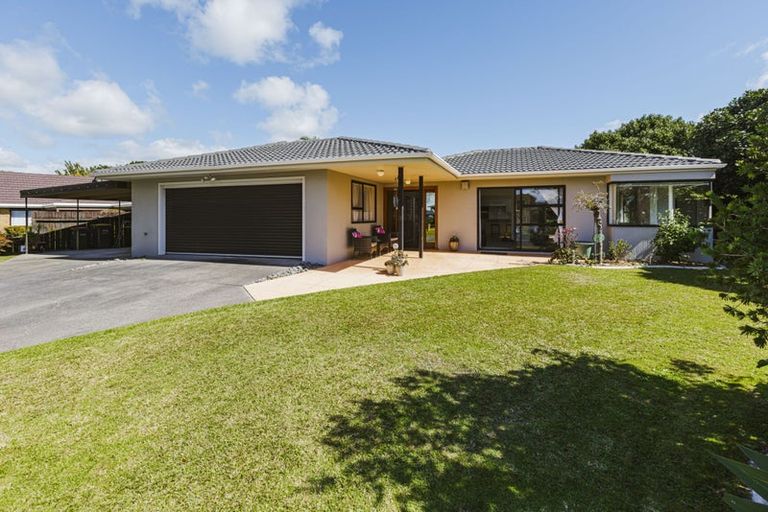 Photo of property in 14 Foxbridge Lane, Conifer Grove, Takanini, 2112