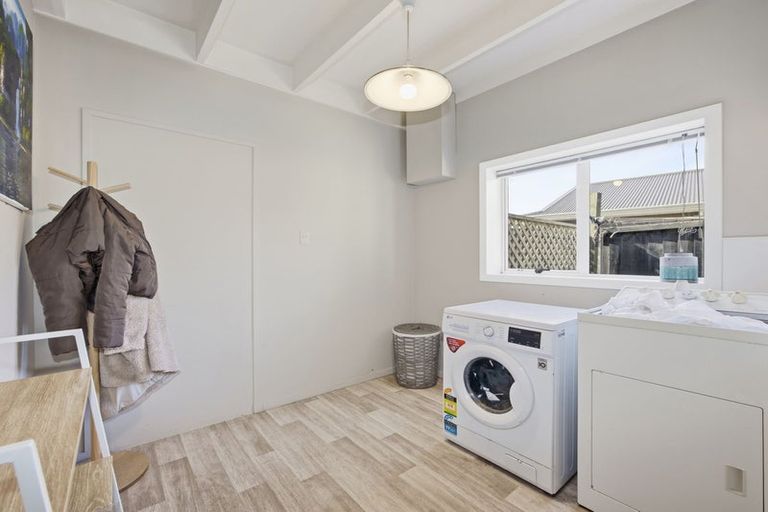 Photo of property in 105 Royal Park Drive, Parklands, Christchurch, 8083