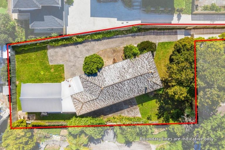 Photo of property in 77 Cascades Road, Pakuranga Heights, Auckland, 2010