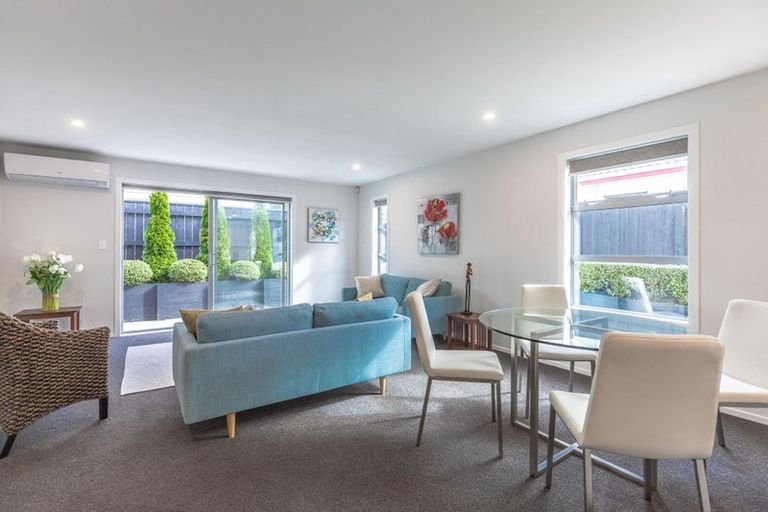 Photo of property in 27a Ranui Terrace, Tawa, Wellington, 5028