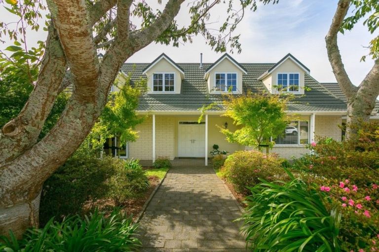 Photo of property in 7-9 Veale Road, Frankleigh Park, New Plymouth, 4310