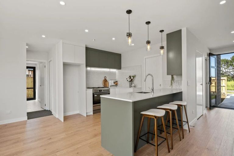 Photo of property in 111 Mclarin Road, Glenbrook, 2681