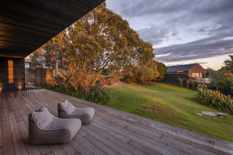 Photo of property in 28 Pacific Parade, Surfdale, Waiheke Island, 1081