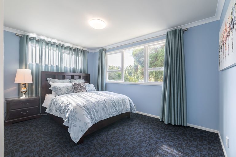 Photo of property in 15 Spargo Road, Massey, Auckland, 0614