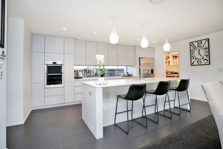 Photo of property in 28 Northside Drive, Waikiwi, Invercargill, 9810