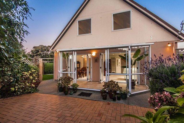 Photo of property in 8a Kipling Street, Johnsonville, Wellington, 6037