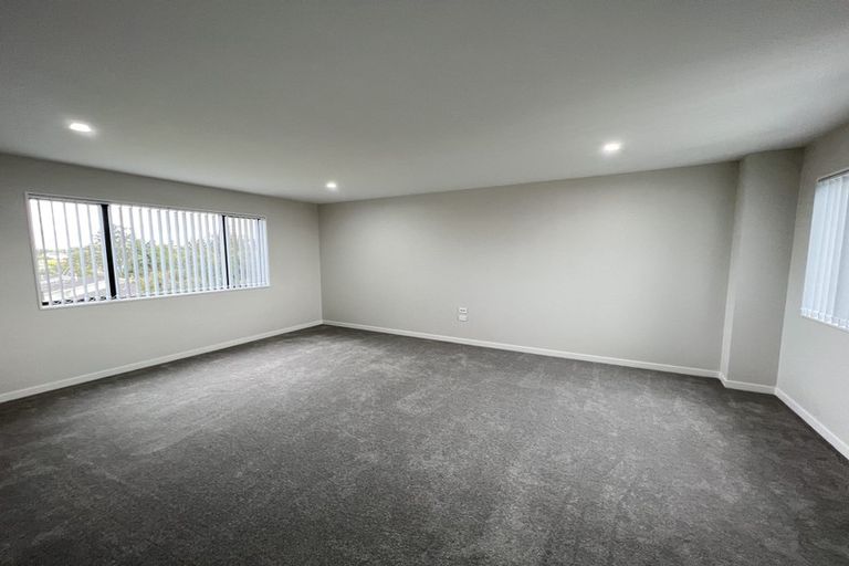 Photo of property in 55c Potter Avenue, Northcote, Auckland, 0627