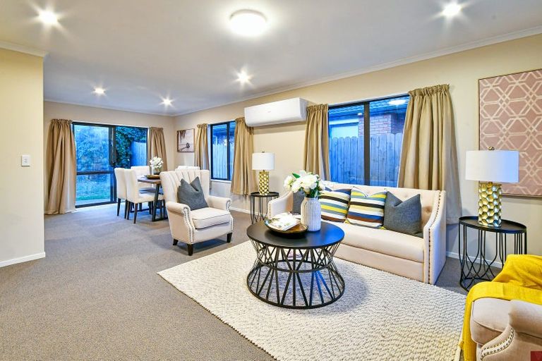 Photo of property in 28 Nicholas Gibbons Drive, Clendon Park, Auckland, 2103