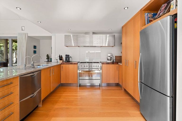 Photo of property in 97 Oxford Street, Martinborough, 5711