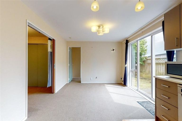 Photo of property in 102a Karepa Street, Brooklyn, Wellington, 6021