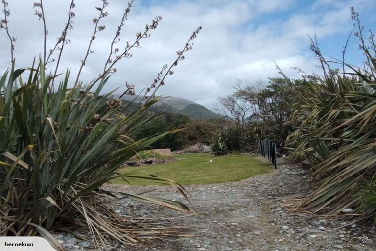 Photo of property in 25 Main Rd Ngakawau, Ngakawau, 7824