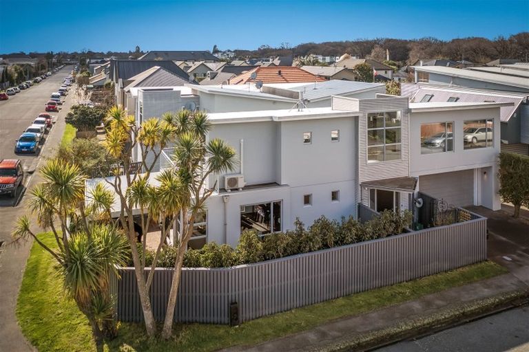 Photo of property in 18a Brockworth Place, Riccarton, Christchurch, 8011