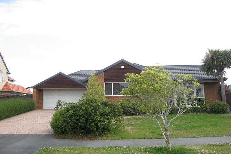 Photo of property in 4 Monterey Place, Parklands, Christchurch, 8083