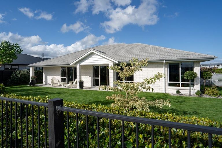 Photo of property in 44 Rose Leigh Drive, Cambridge, 3434