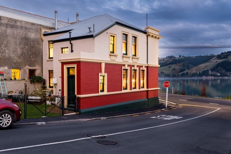 Photo of property in 247 Ravensbourne Road, Ravensbourne, Dunedin, 9022