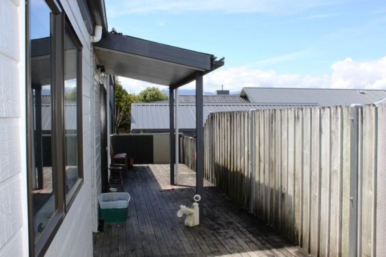 Photo of property in 2 Koe Street, Moana, 7872