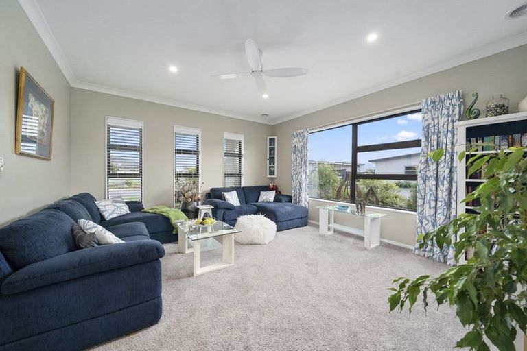Photo of property in 14 Taranui Way, Paraparaumu Beach, Paraparaumu, 5032