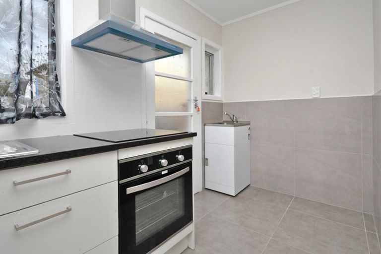 Photo of property in 2/24 Robertson Road, Favona, Auckland, 2024