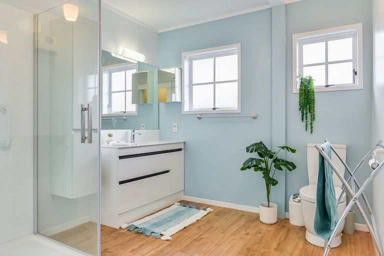 Photo of property in 11 Sandalwood Drive, Dinsdale, Hamilton, 3204