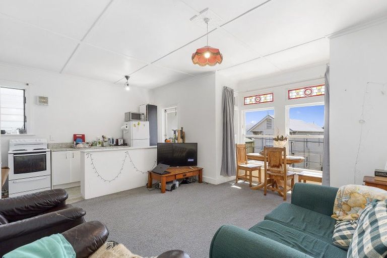 Photo of property in 96 Pirie Street, Mount Victoria, Wellington, 6011