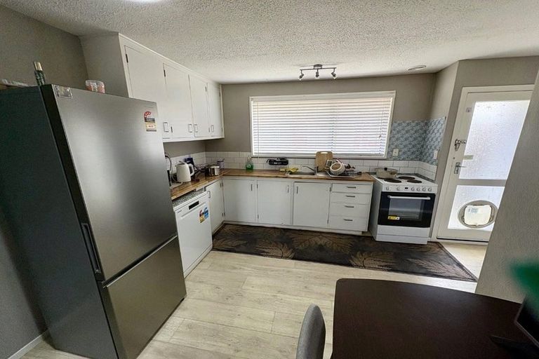 Photo of property in 1/5 James Condon Place, Redwood, Christchurch, 8051