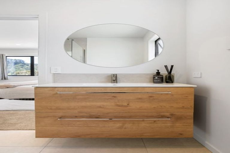 Photo of property in 18 Pinnacles Lane, Pauanui, 3579