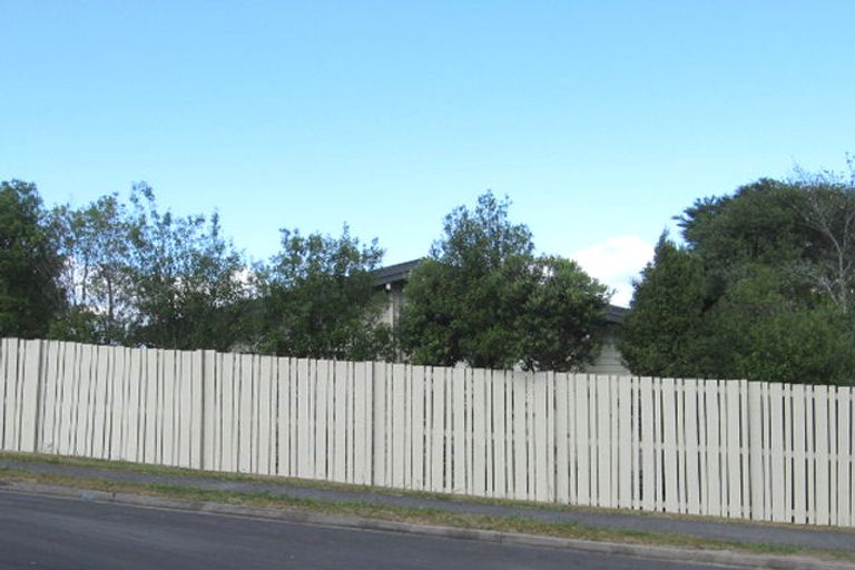 Photo of property in 10 Lagoon Way, West Harbour, Auckland, 0618