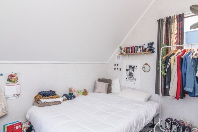 Photo of property in 2 Kaikoura Street, Maupuia, Wellington, 6022