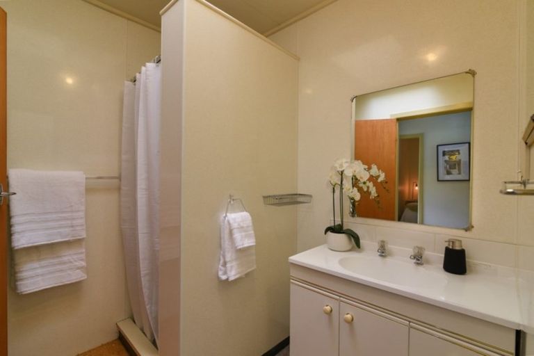 Photo of property in 556b Peninsula Road, Kelvin Heights, Queenstown, 9300